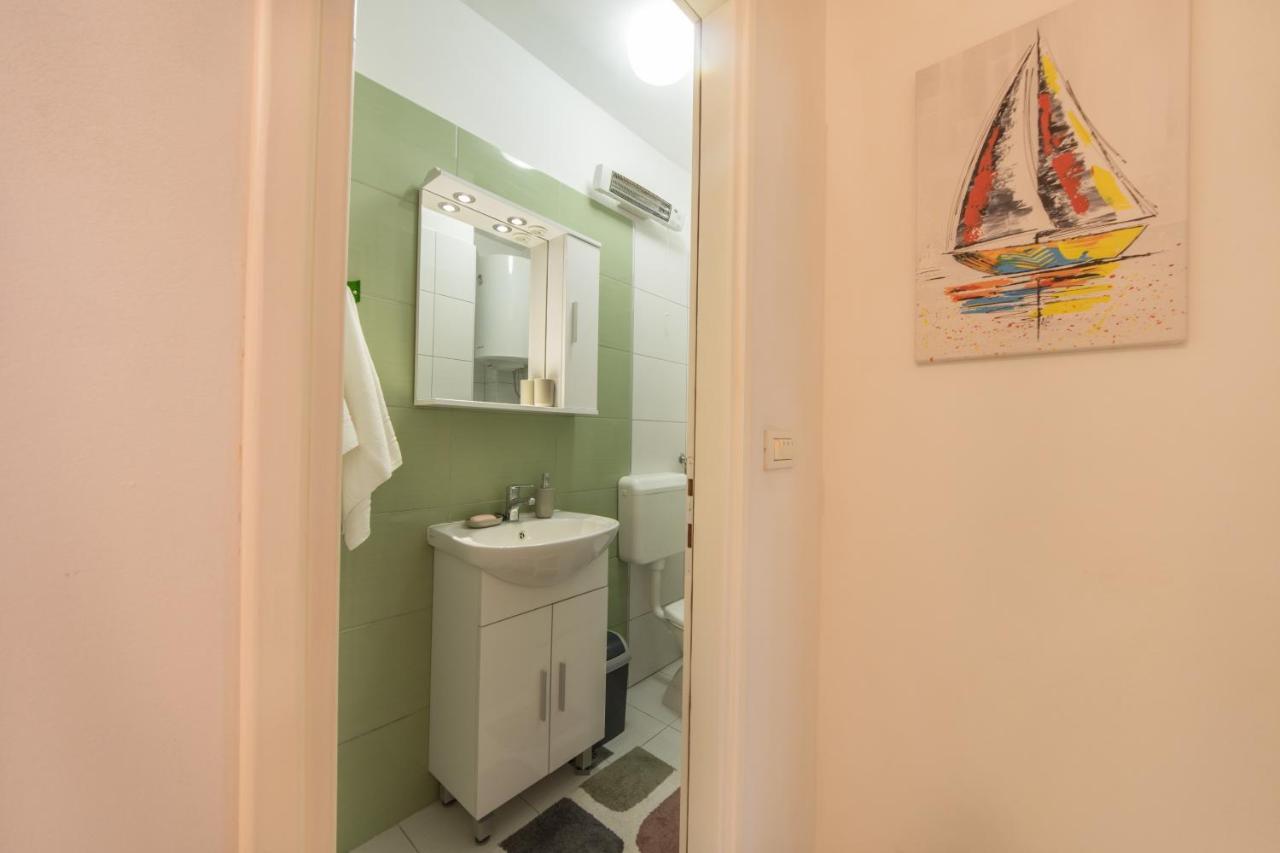 Piccola Pineta Apartment Pula Exterior foto