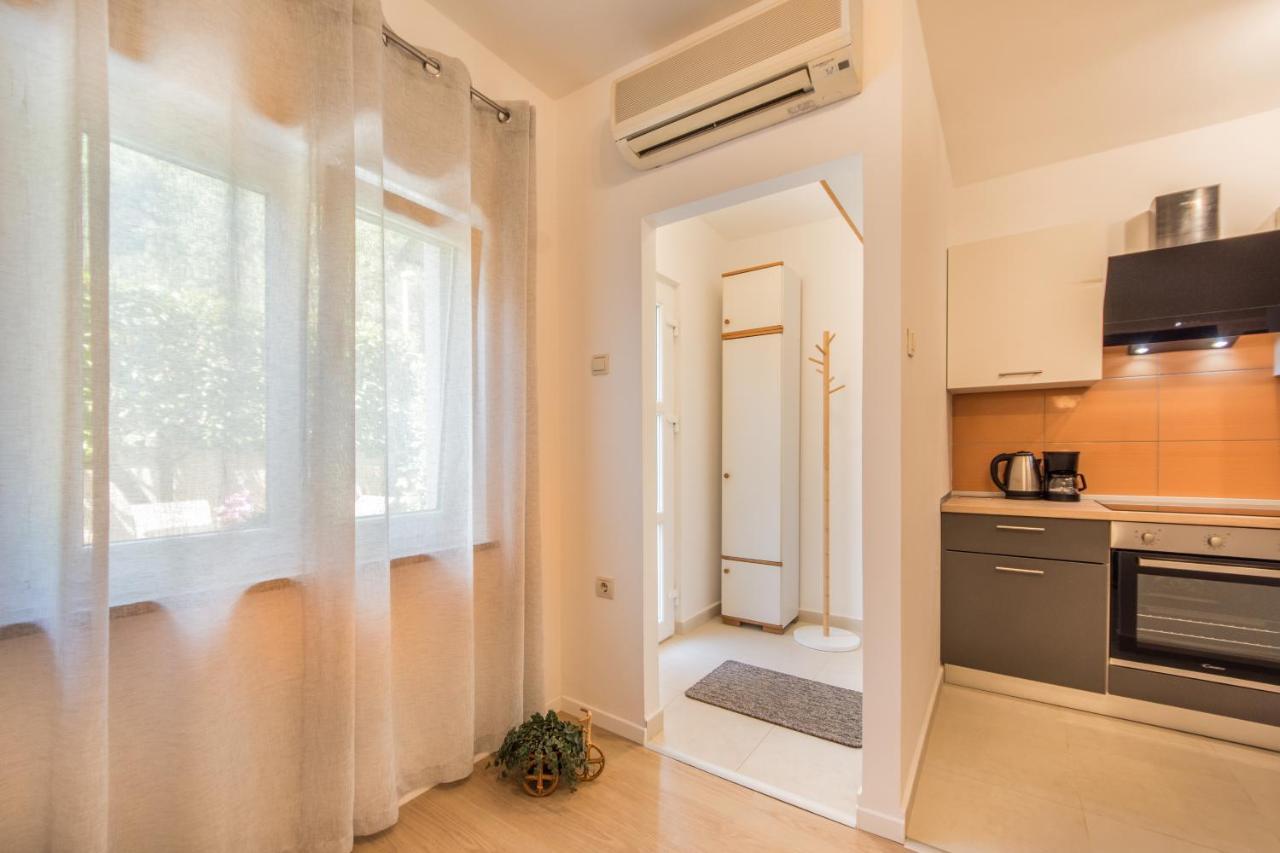 Piccola Pineta Apartment Pula Exterior foto